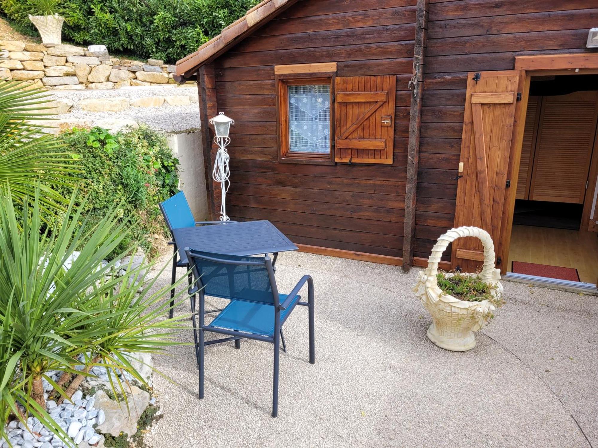 Au Petit Chalet Gigouzac Esterno foto